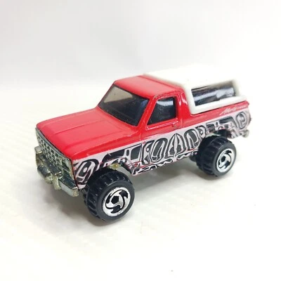 Ford Bronco 1980 rojo Hot Wheels 4x4 con motocicleta Alaska Trek diecast 1:64 Foto 1 de 4