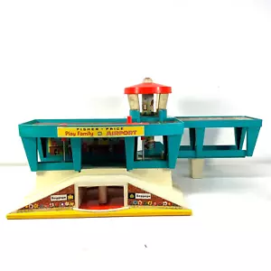 1972 Fisher Price 996 Play Family Airport Playset Little People Vintage - Picture 1 of 10