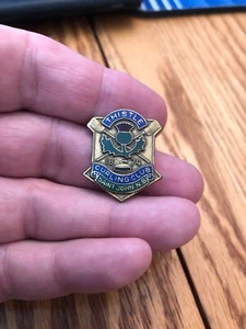 THISTLE ST ANDREWS CURLING CLUB SAINT JOHN NEW BRUNSWICK CANADA Lapel Pin - Picture 1 of 6