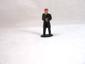 Vintage Barclay Minister/Priest #620 Lead Toy Figurine - Picture 1 of 3