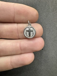 2.2g VTG Sterling Silver 925 Cross Charm Pendant Jewelry lot D - Picture 1 of 8