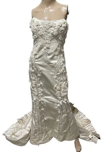 $10,000 Carolina Herrera Vintage Bow Back Embroidered Wedding Gown Dress US 0 2 - Picture 1 of 8