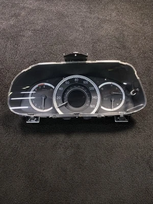 Cuadro medidor velocímetro Honda Accord 2013-2017 OEM 78100-T2F-A710-M1 Foto 1 de 4