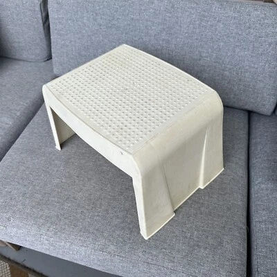 Taburete vintage Iris Schwartz plástico mod mediados de siglo estilo era espacial Foto 1 de 4