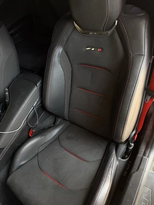 2018 Camaro ZL1 Seats - Image 1 of 3