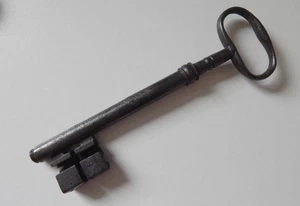 Antique French Iron Key 6.1/4" hand forged ,made 19th century (lock door) - Picture 1 of 7