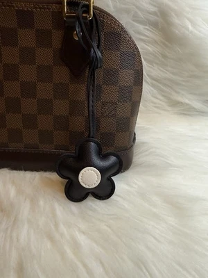 Flor Llavero Bolso Dije Llavero Negro Imitación Cuero Hecho a Mano Accesorios Nuevo Foto 1 de 2