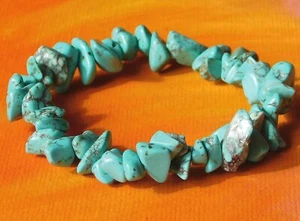 Handgefertigt auf Bestellung - Edelstein Chip Perlen Armband - Turquoise Howlite - Bild 1 von 3