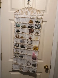 Organizador de Joyería Colgante, 80 Bolsillos Transparentes Almacenamiento de Joyas de Pared con 32 Rellenos - Imagen 1 de 24