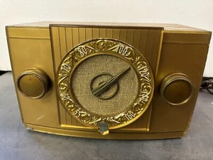 RARO De Colección ANTIGUO Crosley 11-113U Ch = 299 Mesa Tubo Reloj Radio DORADO - Imagen 1 de 15
