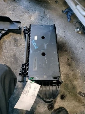 CAJA FILTRO AIRE 2760901201 2012-2016 MERCEDES-BENZ E350 Foto 1 de 4