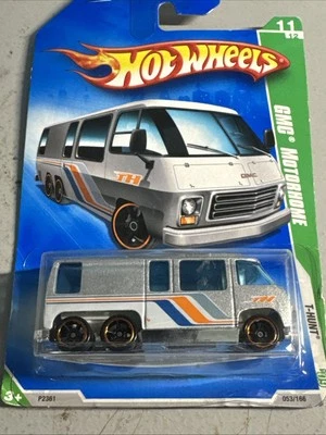 Hot Wheels Treasure Hunt Silver GMC Motorhome 2009 - Image 1 of 4
