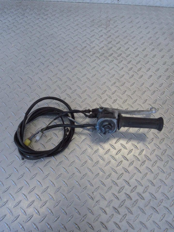 1989 89 YAMAHA XC200Z XC 200Z 200 RIVA RIGHT CONTROL SWITCH, LEVER & CABLES - Image 1 of 4