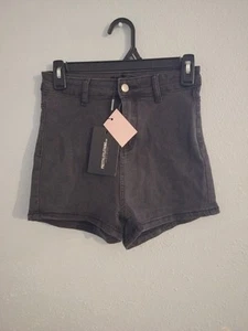 Short For Women Size 6* - Picture 1 of 2