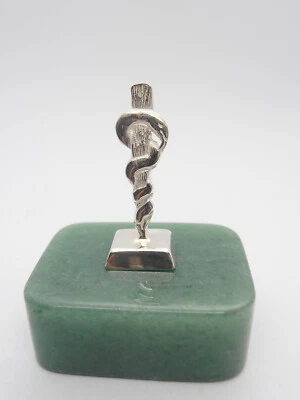Bastone di Esculapio in Argento 925 su Avventurina - Asclepio - Fermacarte - Immagine 1 di 4