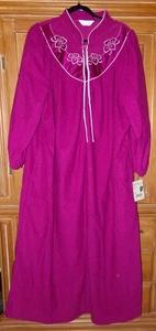 Neu mit Etikett Vintage Size Appeal DAMENGRÖSSE 2X 22W-24W FUCHSIA 1/2-REISSVERSCHLUSS LANGARM MORGENMANTEL - Bild 1 von 3