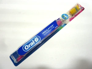 Vintage Oral B Medium Indicator Bristles Toothbrush PINK - Picture 1 of 2
