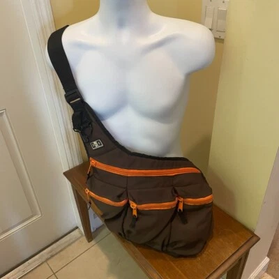 尿布 Dude Daddy 尿布袋 邮差包 吊带 运动 棕色 带橙色拉链 — 第 1/4 张图片