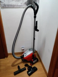 Aspirador BOSCH no necesita bolsas muy potente - Imagen 1 de 6