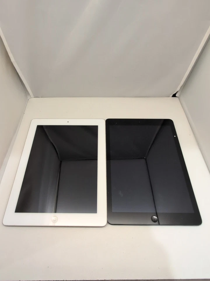 Apple iPad Air 1st Gen And iPad 4th Gen Locked Read Desc - Image 1 of 2