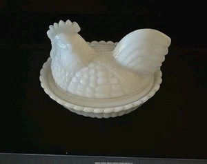 Porta caramelle vintage bianco vetro latte gallina su nido cesto medio 5" - Foto 1 di 5