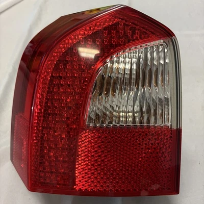 2008-2016 Volvo XC70 Driver Left Quarter Tail Light OEM 31395959 31353318 - Image 1 of 4