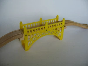 LARGE BRIDGE fits Wooden Train Track Set ( YELLOW ) ( Thomas ) ST10 - Picture 1 of 3