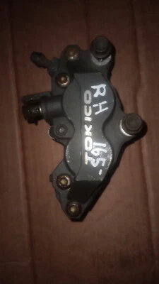 Pinza de freno delantera derecha Suzuki MK6 GSF 1200 Bandit 2006 #165 Foto 1 de 4