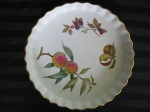 C-105 Royal Worcester Porcelain Evesham Crimped Edge Quiche/Tart Oven Dish - Picture 1 of 4