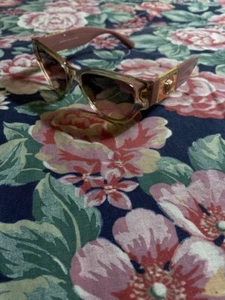 VERSACE WOMENS SUNGLASSES - Picture 1 of 8