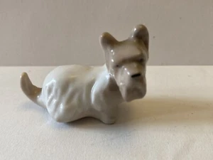 Small Miniature Lomonosov Dog Figurine Signed, Made In Russia - Picture 1 of 8