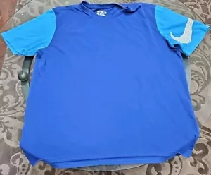 Rare Nike Men's Two Tone Blue And Turquoise T-Shirt With Sleeve Design XL - Picture 1 of 6