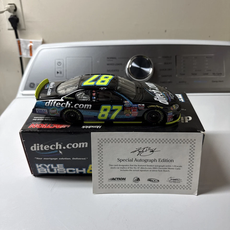 **AUTOGRAFIADO** 1:24 2003 Kyle Busch #87 ROOKIE Ditech por acción 1 de 2.400  Foto 1 de 4