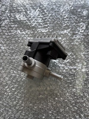 Motor bomba enfriador de aceite caja de cambios original nuevo 35300-48011 para Lexus RX450h 2009-2015 Foto 1 de 4