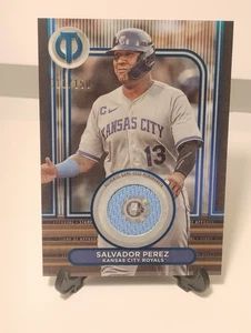 Homenaje Topps 2024 - Sello de Aprobación Reliquias Salvador Pérez #SOA-SP Azul... - Imagen 1 de 5