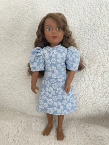 Vestido para muñeca Kruselings 9 pulgadas solamente - tela de encaje floral azul - Imagen 1 de 4