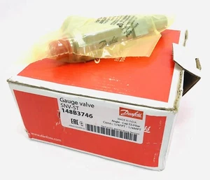 DANFOSS # SNV-ST148B3746 GAUGE VALVE  ¼FPT - ¼MPT - Picture 1 of 6
