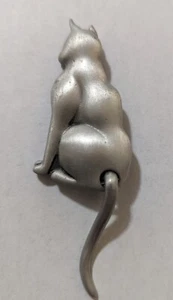 Nuevo broche cola oscilante gato peltre vintage JJ Jonette 3" - Imagen 1 de 2
