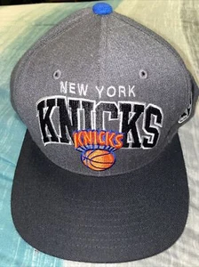 New York Knicks Mitchell & Ness, Black/Silver Adjustable Snapback Hat NEW - Picture 1 of 10
