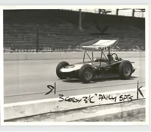 COCHE DE CARRERAS Entusiasta Jim Rathmann Prueba Nueva Suspensión DE COLECCIÓN 1962 Foto de Prensa - Imagen 1 de 2