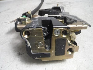 Conjunto de actuador de cierre de cerradura de puerta trasera izquierda Toyota Mark II 1996-2000 JDM 1996-2000 - Imagen 1 de 12