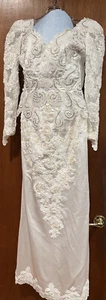 Abito da sposa vintage anni '80 Demetrios paillettes con perline floreali in pizzo con treno. Taglia 10. - Foto 1 di 11