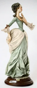 Giorgio Armani Figur Frau mit Fächer Barock Stil groß Massematerial - Picture 1 of 3