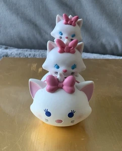Disney Jakks Tsum Tsum Marie Cat (The Aristocats)Character Hard Figurines x3 VGC - Picture 1 of 8