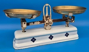 Antike Küchenwaage Emaillegehäuse mit Messingschalen - Bild 1 von 20