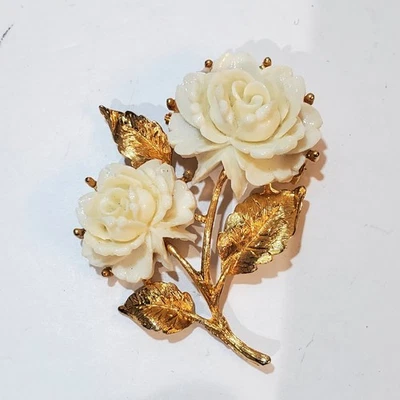 Broche broche flor floral rosas crema talladas hojas tono dorado vintage 2,25 pulgadas Foto 1 de 3