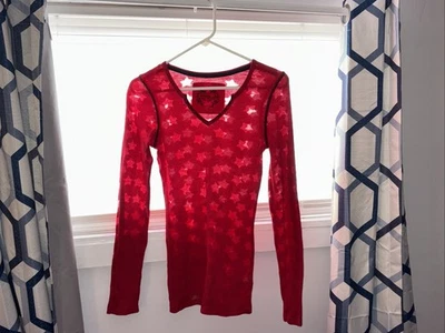 Blusa Top LL Cool J Talla L Roja Manga Larga Peso Ligero Pull Over Cuello Ancho Foto 1 de 4