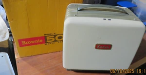 NICE VINTAGE 1960s-70s KODAK BROWNIE 500 MODEL C 8MM? MOVIE PROJECTOR w/BOX - Picture 1 of 13