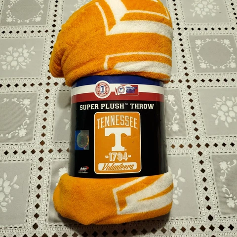 Tennessee Volunteers Team Super Plush Throw Soft Blanket New NWT 46x60 inches Cover
