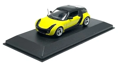 MINICHAMPS SMART ROADSTER-COUPE 2003 YELLOW MODEL CAR 1:43 SCALE - Image 1 of 3